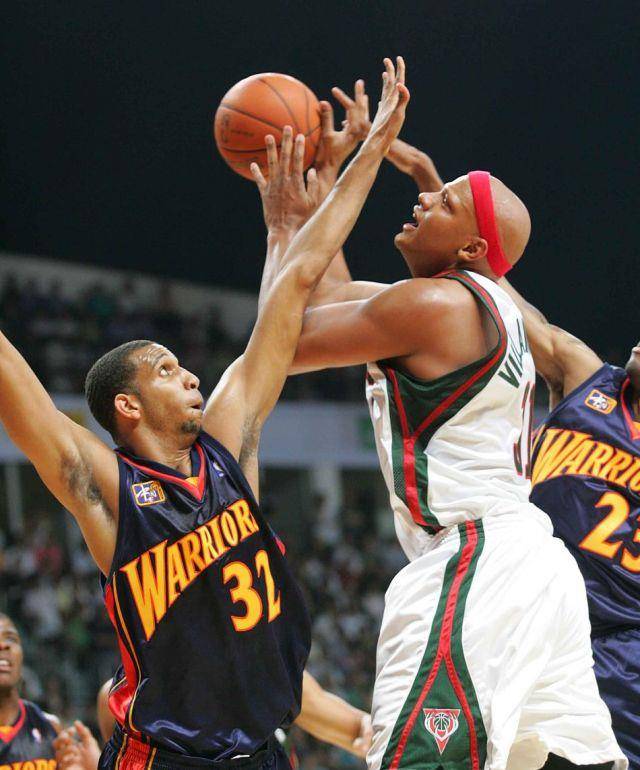 南宫体育-中超赛程吃紧，密尔沃基雄鹿转会期复出首秀，底气十足，医务组通报恢复(芝加哥公牛vs密尔沃基雄鹿)