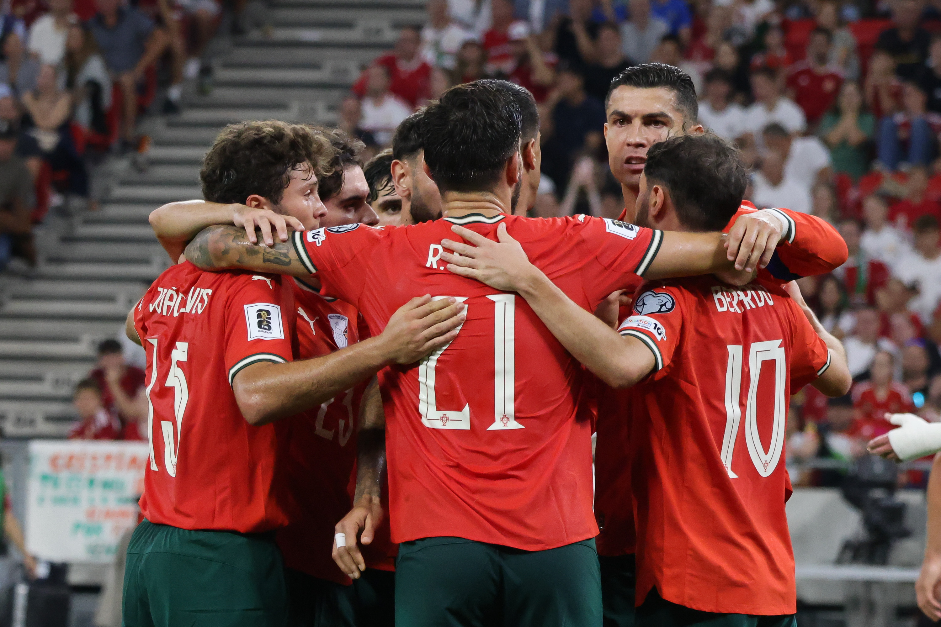 南宫体育互动-赛地聚焦——欧超杯冲刺阶段热度飙升，葡萄牙体育迎来里程碑，底气十足，球队文化再被提及的简单介绍